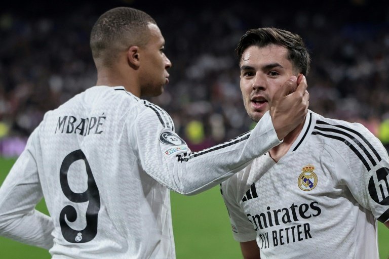Diaz earns Real Madrid lead on Atletico in Champions League derby clash