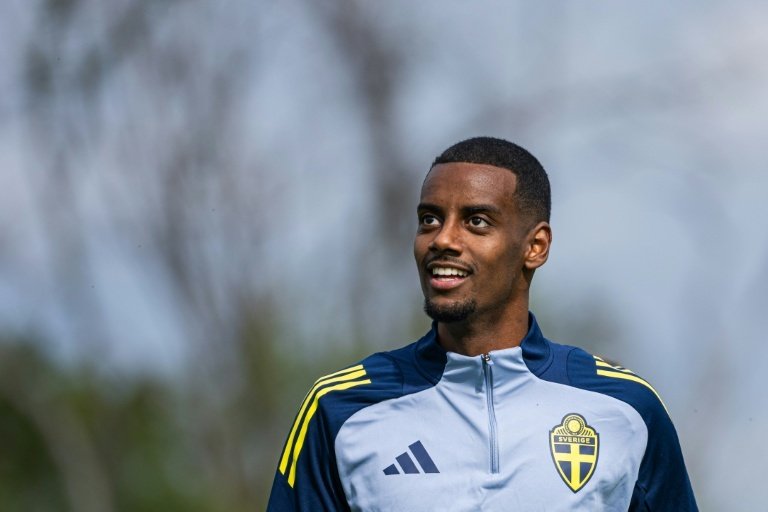 El Newcastle hizo lo posible para que Isak se quedara. AFP