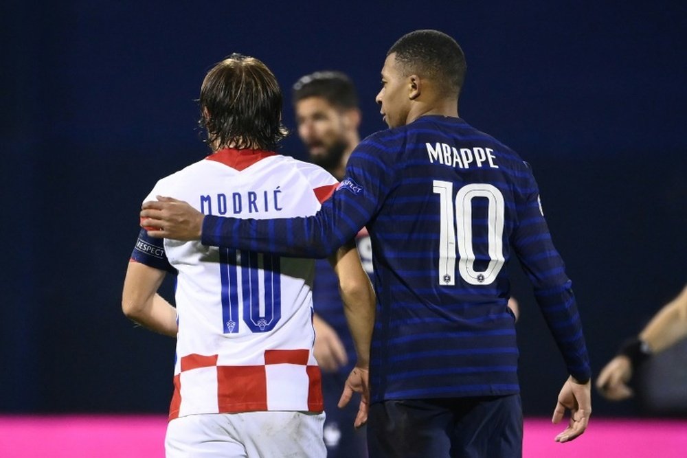 Kylian Mbappé e Luka Modric deram uma demonstração de cordialidade na internet. AFP