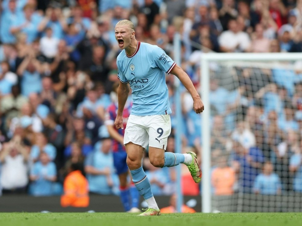 Haaland marca goles por castigo. AFP
