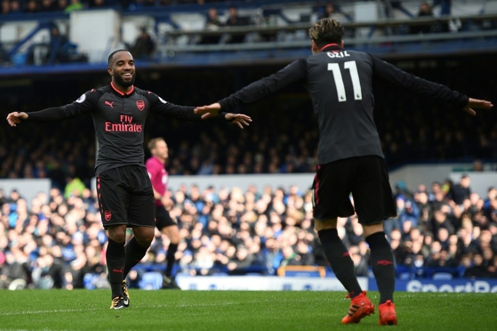 O Arsenal começou a perder, mas bateu o Everton com tranquilidade. AFP