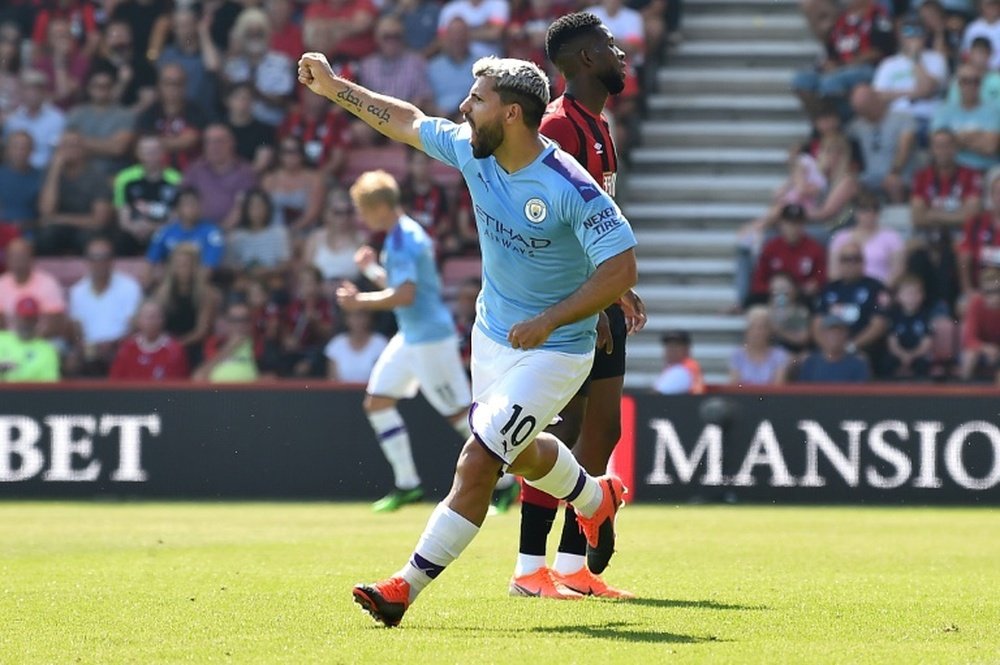 Agüero chega aos 400 gols na carreira. AFP