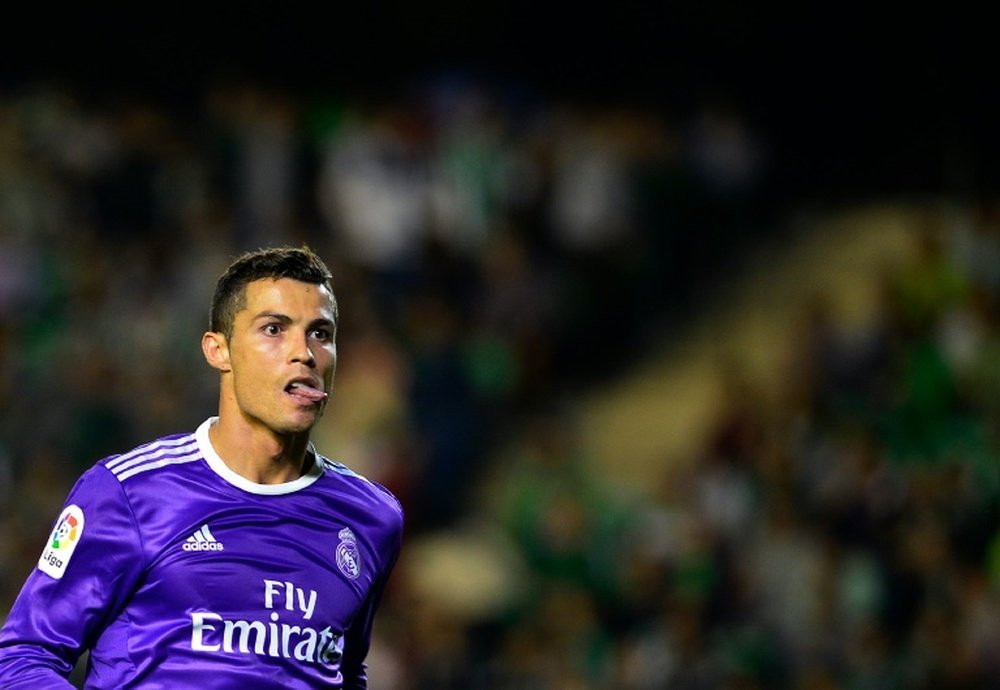 Cristiano Ronaldo, como el Real Madrid, mejoró en el Villamarín. AFP