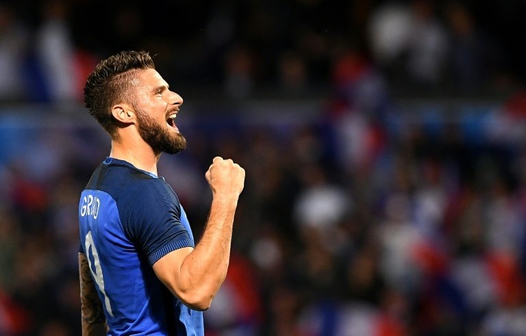 Giroud double helps France sink Scotland in friendly