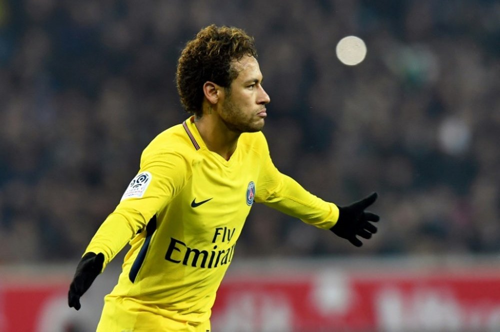Marcelo Bechler asegura que Neymar siempre preferiría ir al Barça. AFP