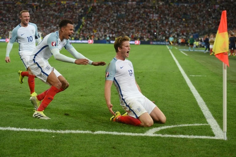 Redknapp: England will easily qualify from group stages