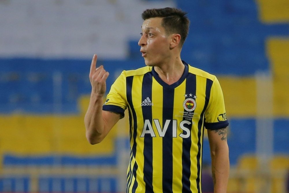 El jugador del Fenerbahçe sigue siendo el foco de todas las críticas. AFP