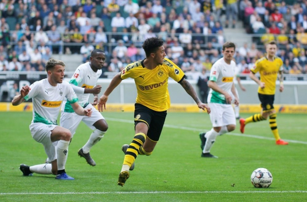 Jadon Sancho, cada vez más estrella en el Borussia Dortmund. AFP