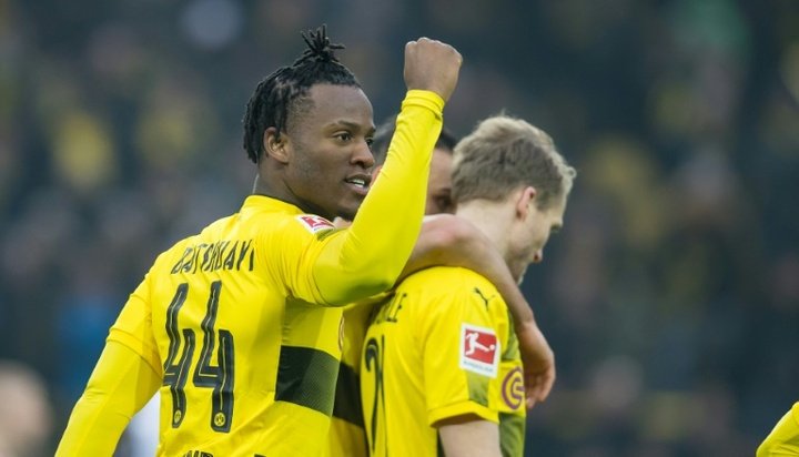 Em grande, Batshuayi volta a ser decisivo para o Borussia Dortmund