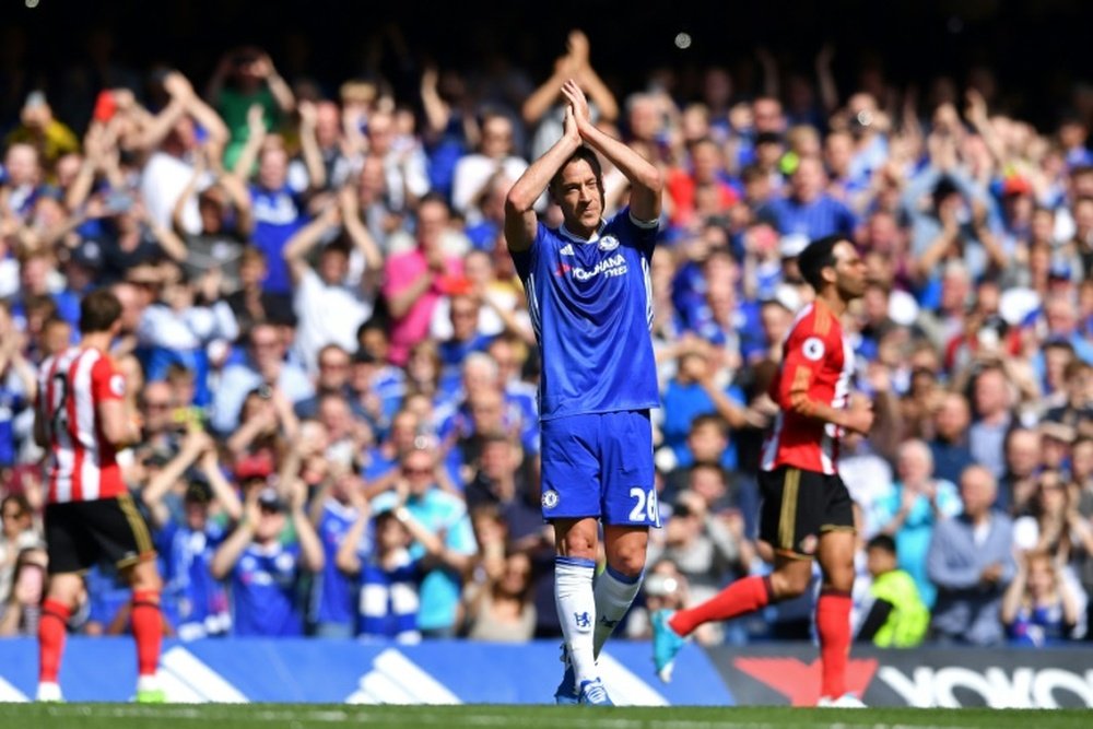 John Terry, Chelsea´s defender waving to the crowd
