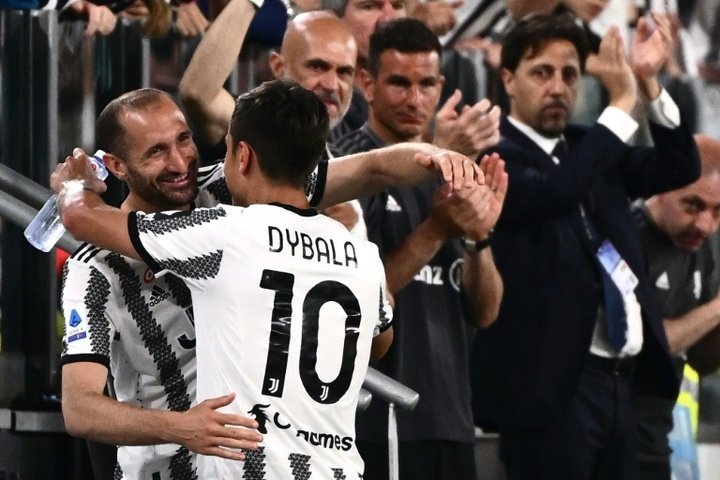 Dybala e Chiellini, presenti nell'ultima lista della Juve. AFP