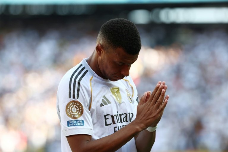 Mbappé sí que continúa el proceso por impagos. AFP