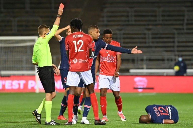 Rafinha debutó con el PSG. AFP