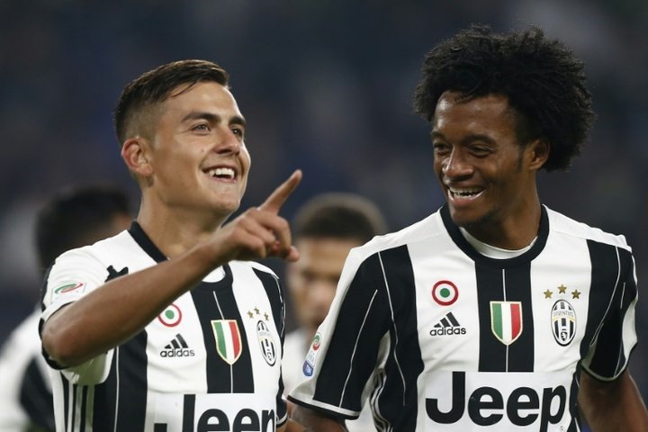 Dybala double sends Juve clear of Roma, Napoli