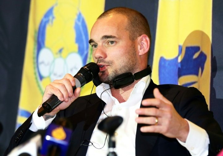 'Happy' Sneijder joins Al Gharafa