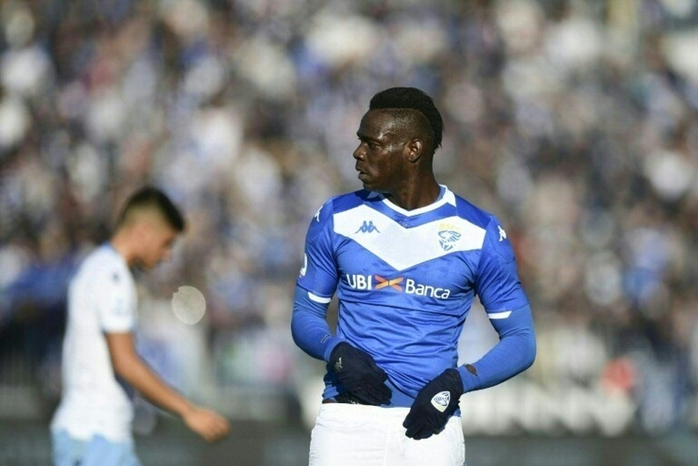 Balotelli foi rebaixado com o Brescia no Campeonato Italiano. AFP