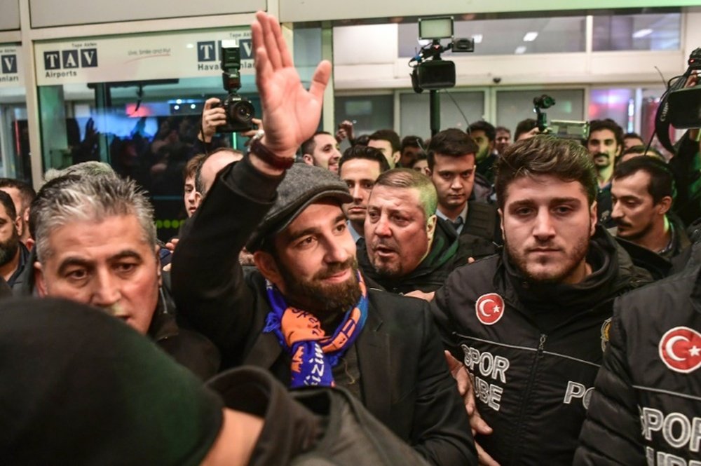 Arda Turan llega a un acuerdo con el Galatasaray pese al interés del Hannover 96. AFP