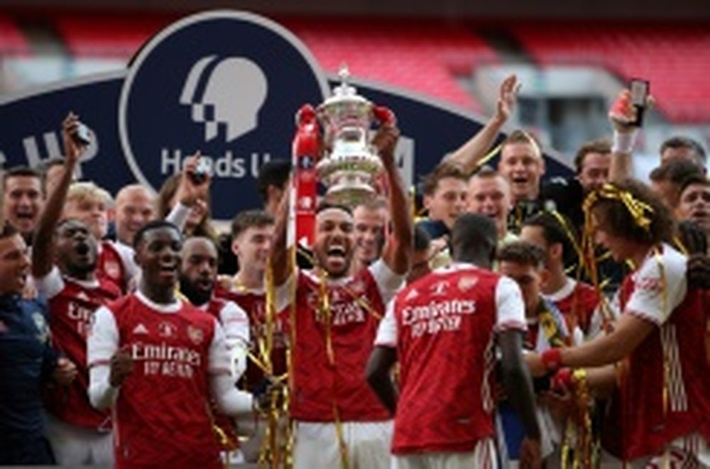 Le nouveau maillot exterieur d'Arsenal 2020-21. Dugout