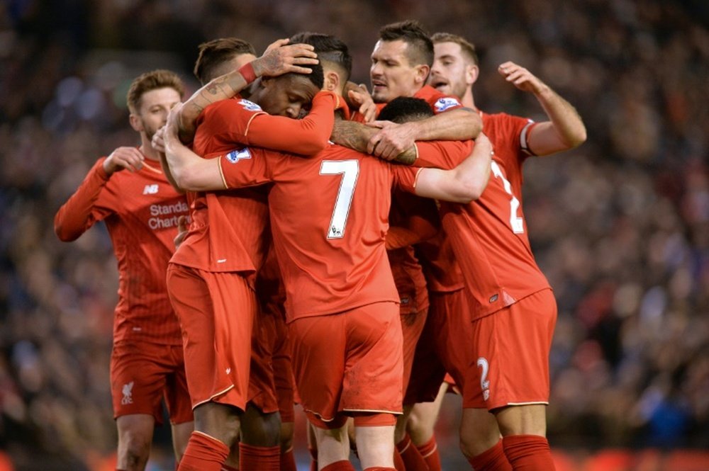 La plantilla del Liverpool celebra el segundo tanto de su equipo ante el City. AFP