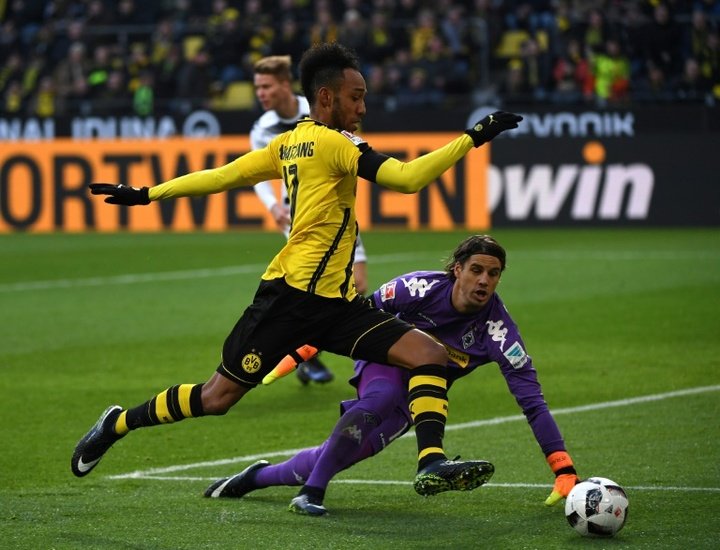 Dortmund rout Gladbach in Real warm-up