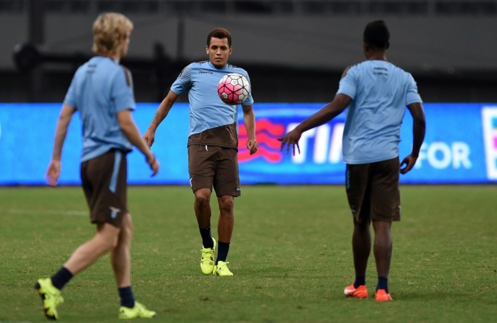 Lazios Ravel Morrison (centre) trains with teammates on the eve of the Italian Super Cup final against Juventus in Shanghai on August 7, 2015