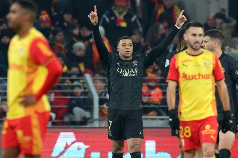 Real Madrid have asked Mbappe to commit himself on paper. AFP