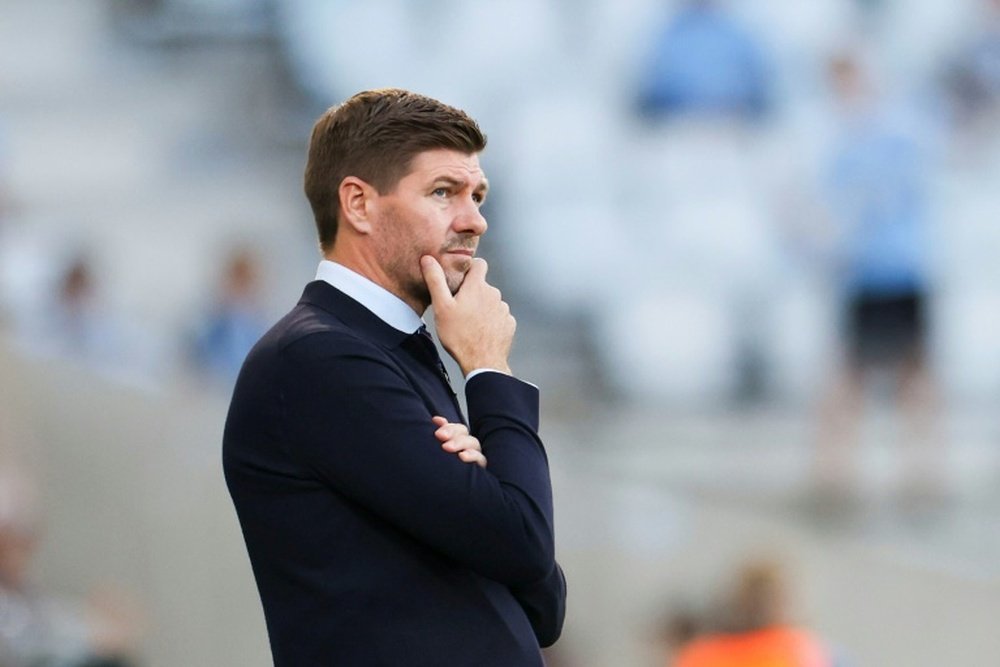 Steven Gerrard está feliz al mando del Rangers. AFP
