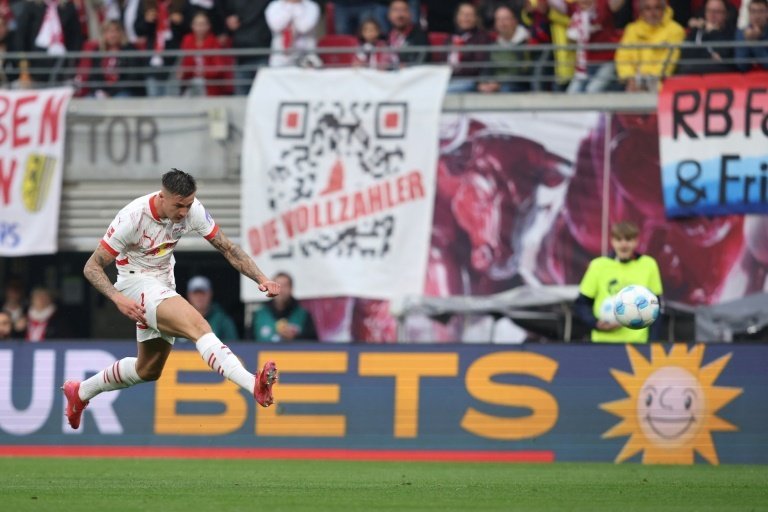 Leipzig accept Newcastle €90m bid for Sesko... but prolific striker only wants Man Utd