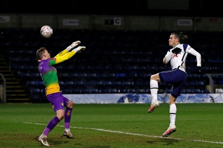 Titular, Bale inicia virada do Tottenham na Copa da Inglaterra