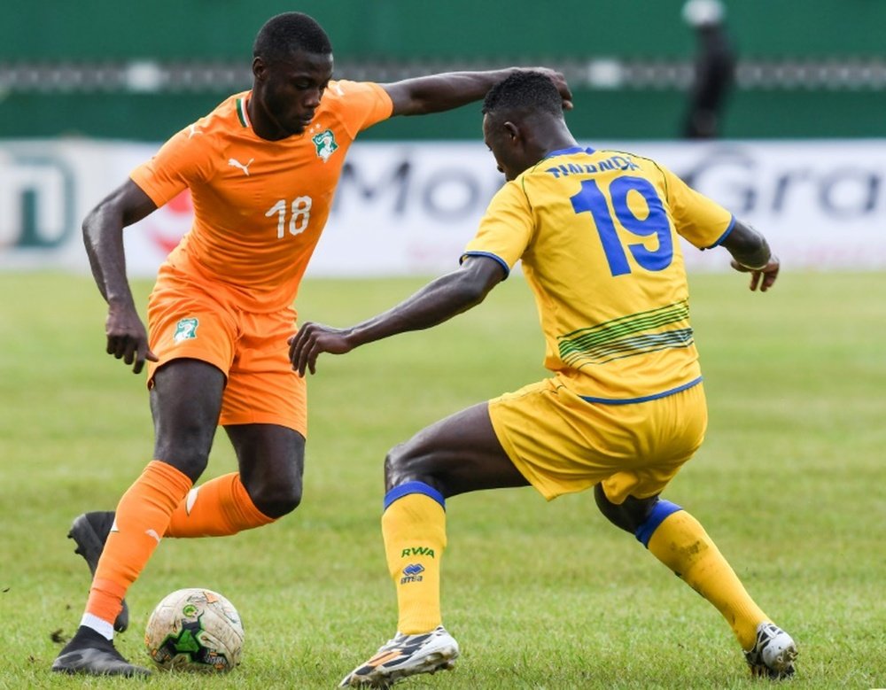 Nicolas Pépé abre el marcador y lidera la victoria Costa de Marfil. AFP