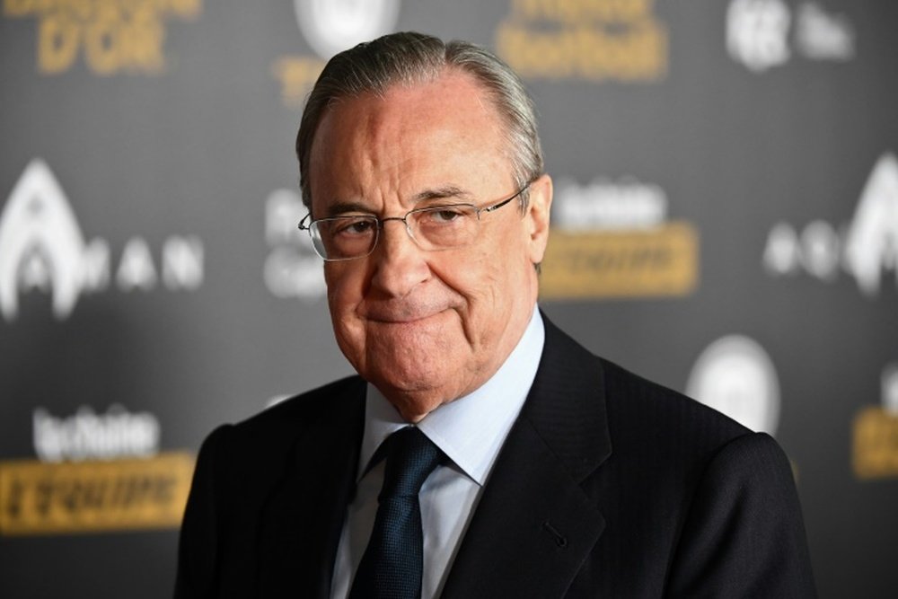 Florentino bajó al vestuario tras el partido ante el Betis. AFP