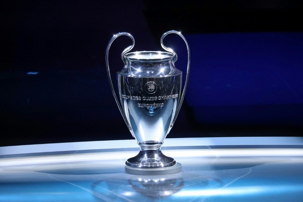 La UEFA sorteó los emparejamientos de la segunda ronda en Nyon. AFP