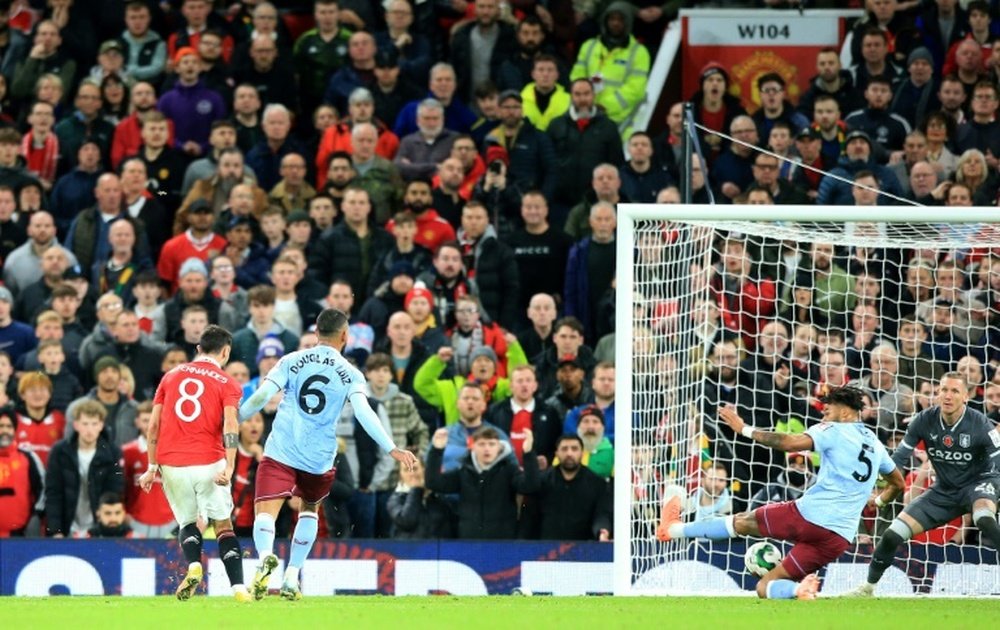 Bruno Fernandes (C) scored for Man Utd against Aston Villa. AFP