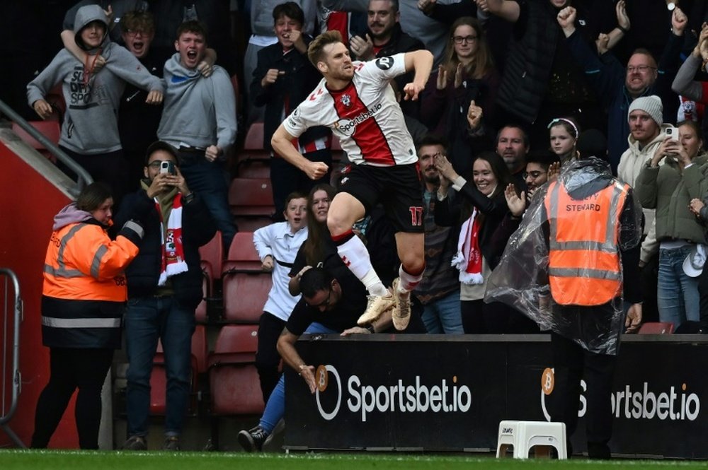 Arsenal still top the Premier League standings. AFP