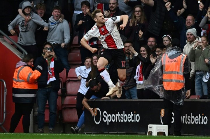 Arsenal drop points against brave Southampton at St Mary's