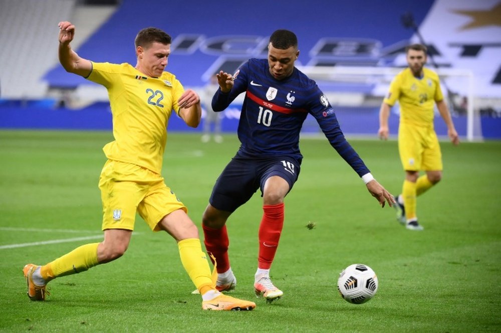 Sin intocables: Deschamps sustituyó a Mbappé... ¡y le dio un toque ante la prensa! AFP