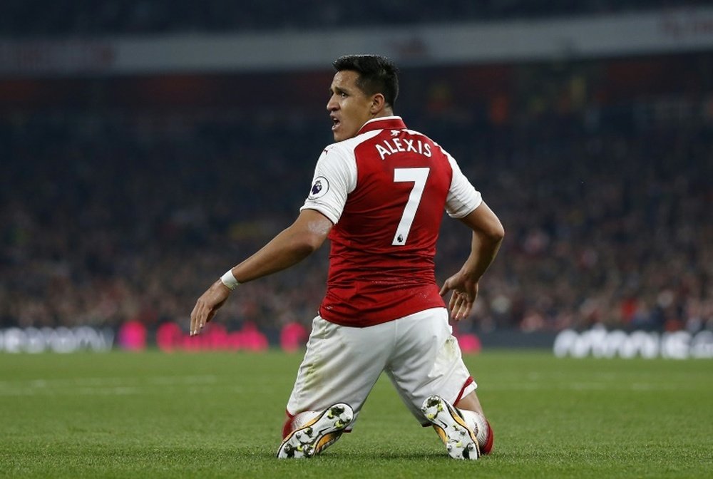 Alexis tem somente mais um ano de contrato com o Arsenal. AFP