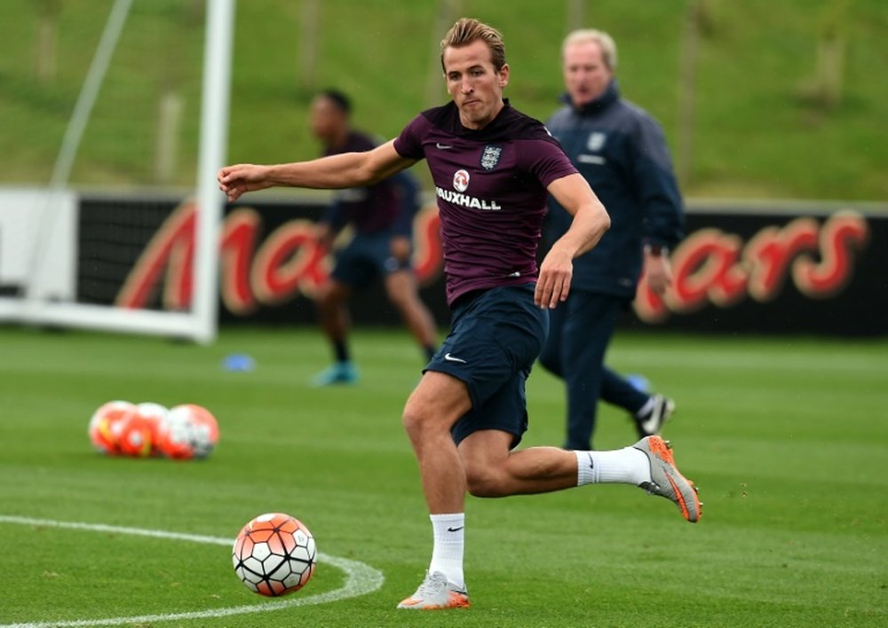 Englands Harry Kane takes part in a team training session at St Georges Park, Burton-upon-Trent, central England on September 2, 2015, ahead of their UEFA Euro 2016 Group E qualifying football match against San Marino in Serravalle