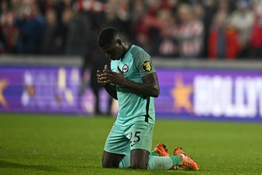 Moisés Caicedo se irá al Liverpool con Mac Allister. AFP