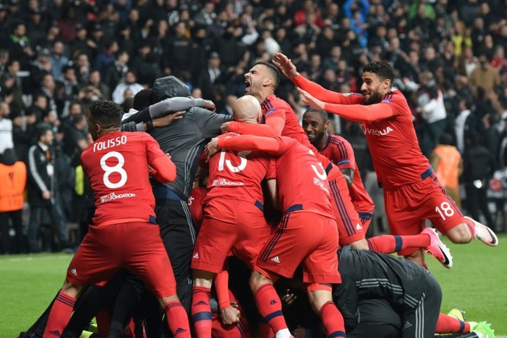 Les joueurs de l'OL célèbrent la victoire contre Besiktas lors du match de la Ligue Europa. AFP