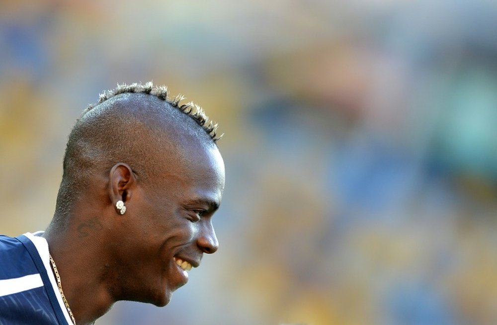 Out of favour Italy striker Mario Balotelli left fans and critics guessing about his possible return to the Azzurri squad by leaving a cryptic message on social media