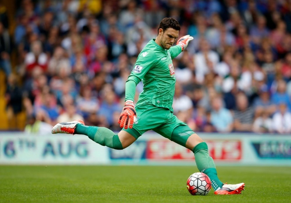 Crystal Palaces English goalkeeper Alex McCarthy takes a kick during the English Premier League football match between Crystal Palace and Arsenal at Selhurst Park in south London on August 16, 2015