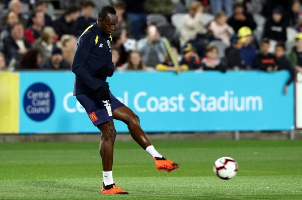 Bolt se juega su futuro en en el fútbol el próximo viernes. AFP