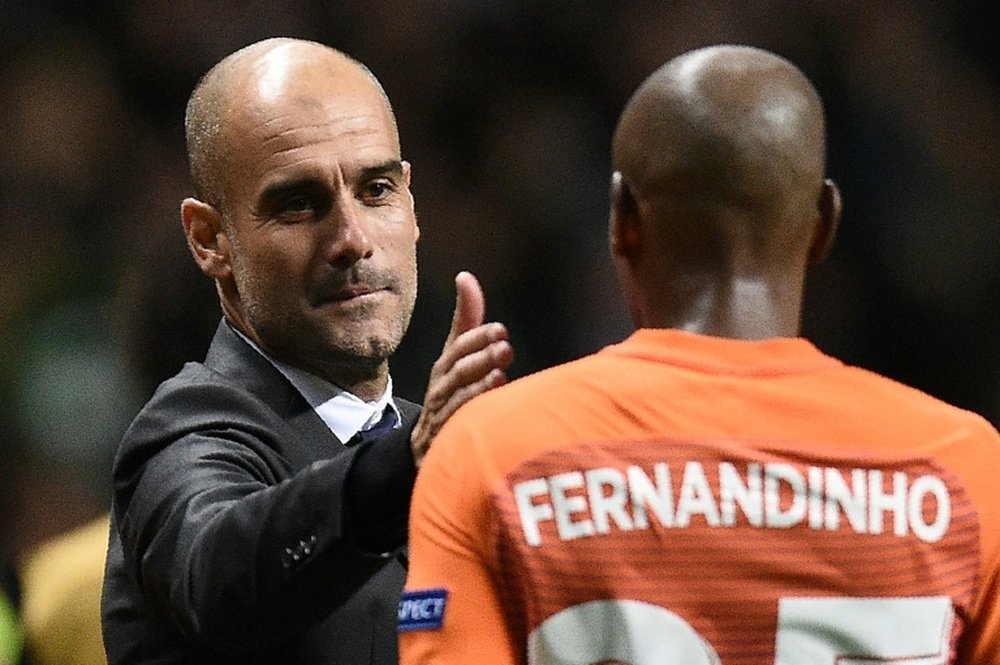El Manchester City renovó a Fernandinho. AFP