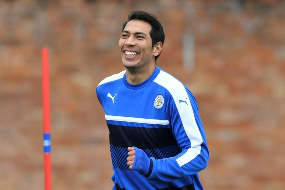 Argentinian striker Ulloa extends his contract with Leicester. AFP