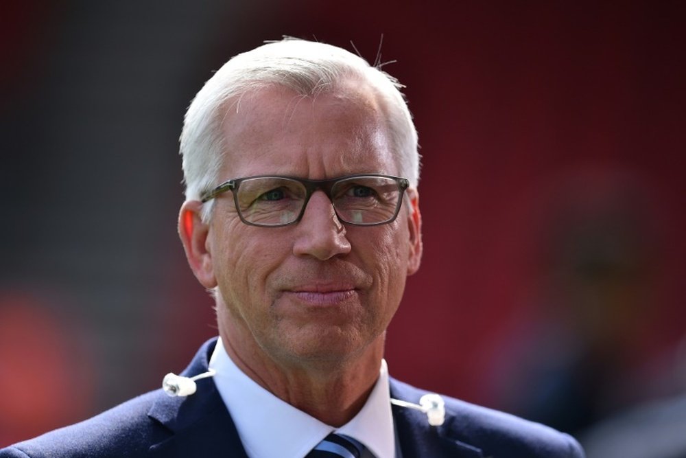 El West Brom no despedirá a Alan Pardew antes de que acabe la temporada. AFP