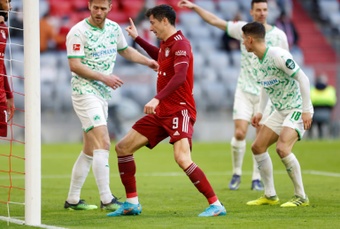Bayern live to tell the tale Furth scare way to Lewandowski double
