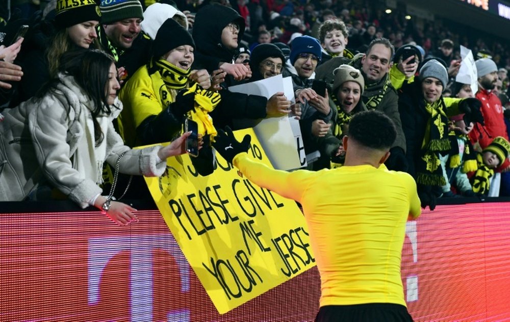 Sancho et la déception des supporters du BvB face à ses performances. afp