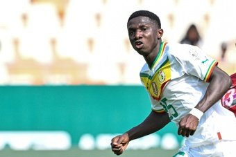 La Selección de Senegal se estrenó con victoria en lo que fue el primer encuentro de los 'Leones de Teranga' para la defensa de su título. Pape Gueye abrió la lata en el minuto 4 y el joven Lamine Camara marcó un doblete para el definitivo 3-0 para los pupilos de Aliou Cissé.
