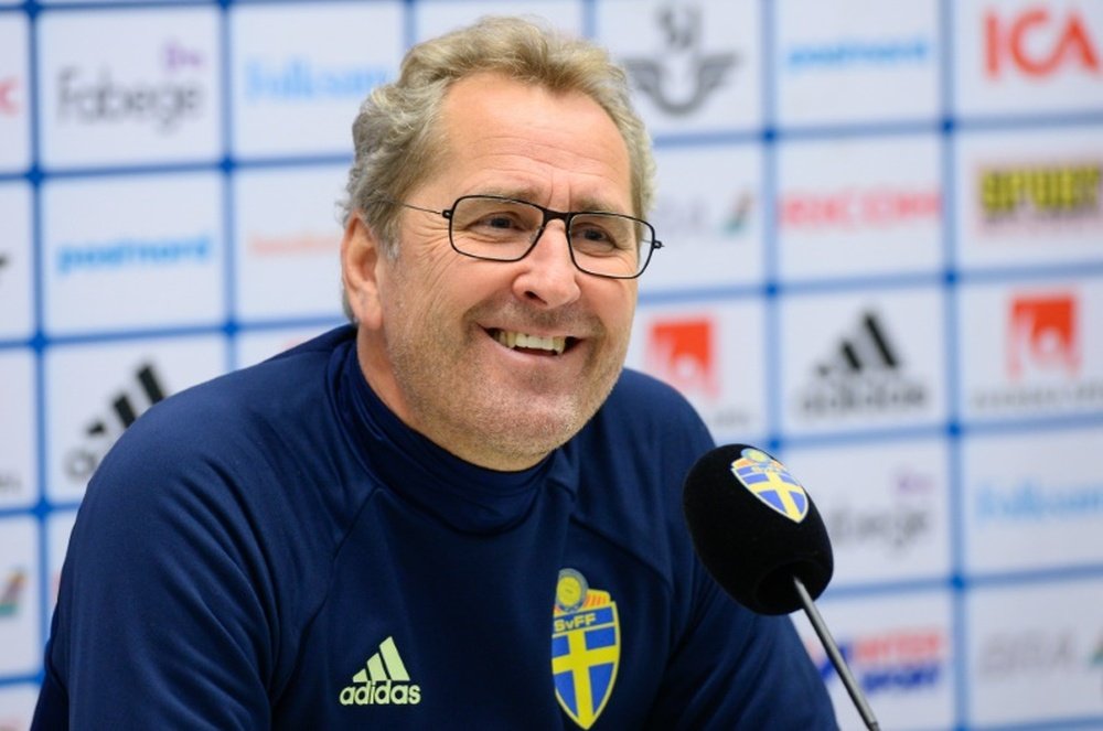 Erik Hamren, in charge of Sweden since November 2009, had announced in February 2016 his intention to step down after the Euros